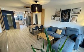 Blue Iro, Lumineux, 4 Chambres, Balcon, 105M2